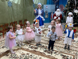 Марафон новогодних утренников. Марафон новогодних утренников.
