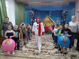 Зимнее развлечение "Снеговик-озорник" Зимнее развлечение "Снеговик-озорник".